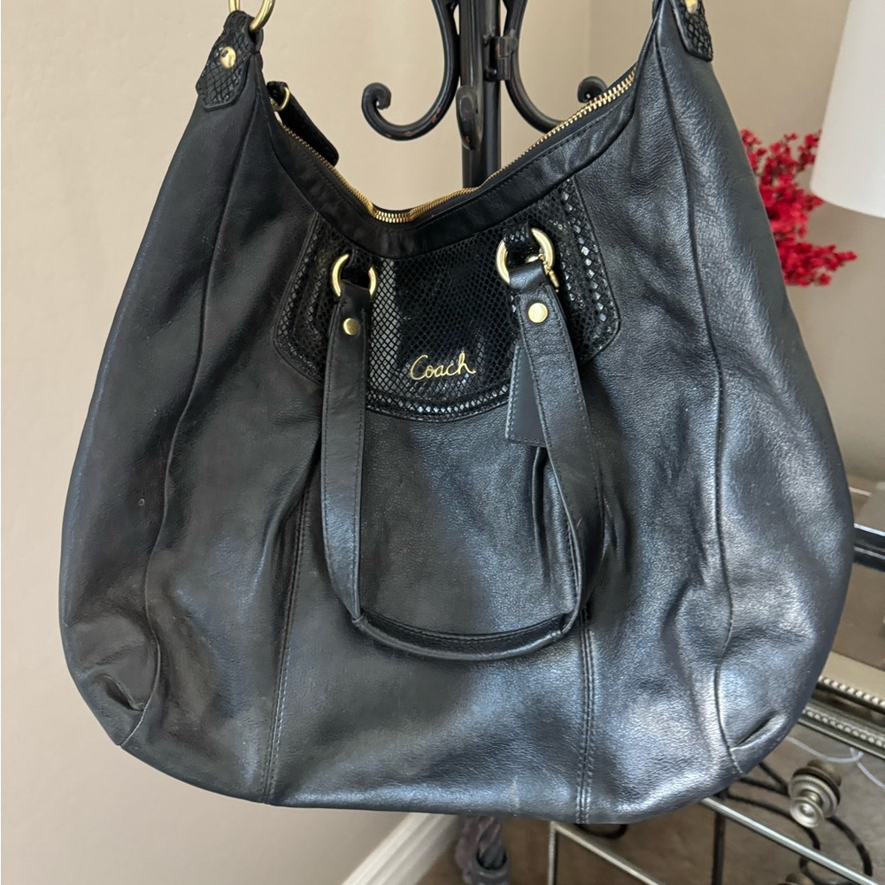 Coach handbag. Never used, original tags have been removed